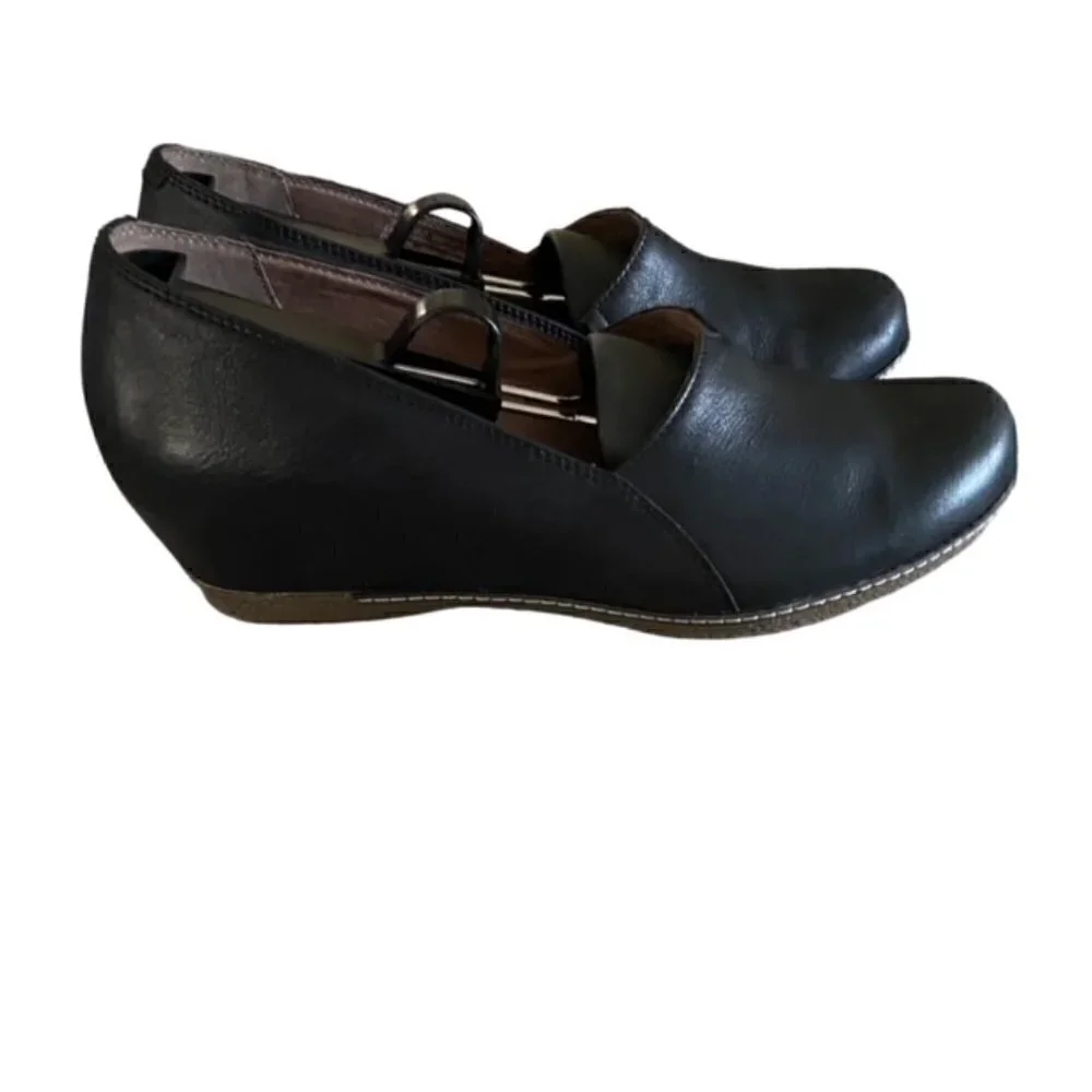 Dansko Liliana Black Burnished Nubuck Shoe 40